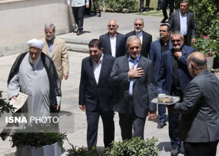رئیس جمهوری دفتر کار خود را تحویل گرفت