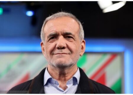 پرسش مهر ۱۴۰۳رئیس‌جمهور از دانش‌آموزان: راه وفاق در مدرسه چیست؟